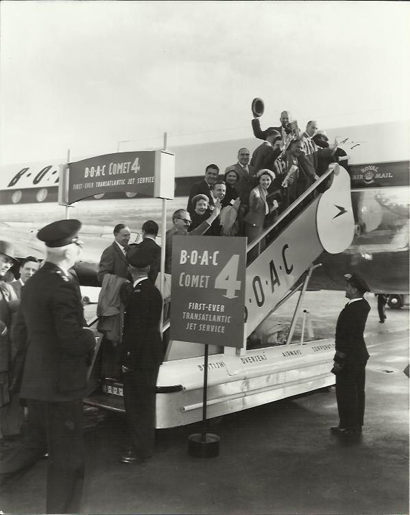 BOAC passengers boarding the first transatlantic jet engine flight on 4 October, 1958